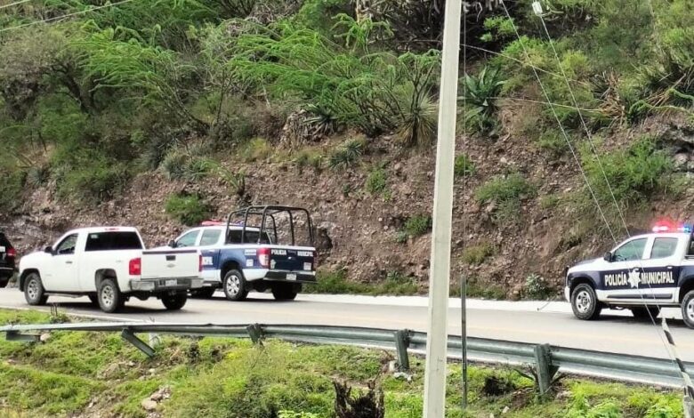 Cae Camioneta A Profundo Barranco En Zimapan News Hidalgo