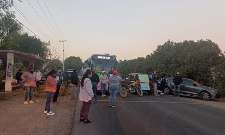 Padres De Familia Bloquean Carretera En Ajacuba News Hidalgo